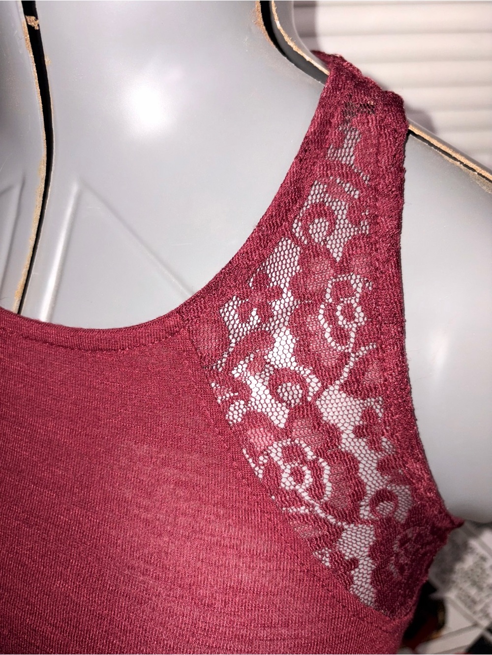 Y2K SO Women's Lace-Trim Burgundy Tank Top - Picture 2 of 4